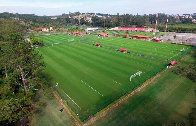 O Centro de Treinamento do São Paulo, em Cotia: clube tenta negociar o naming rights O Centro de Treinamento do São Paulo, em Cotia: clube tenta negociar o naming rights