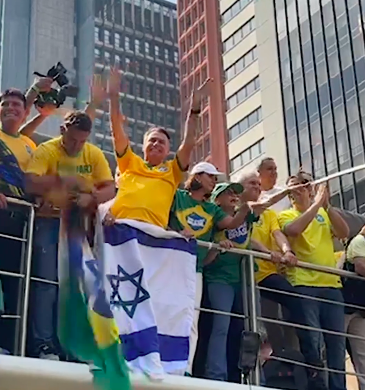 Bolsonaro discursa para apoiadores na Avenida Paulista