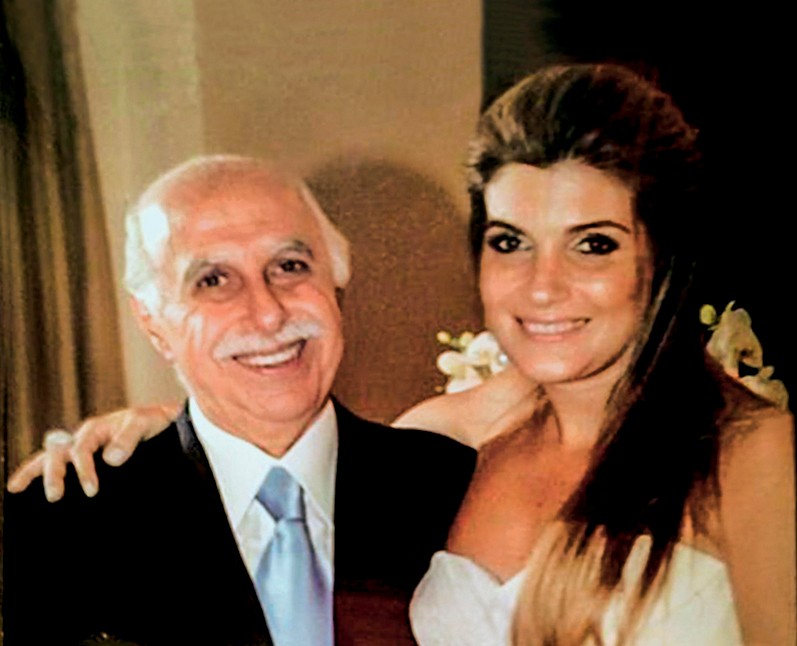 Esposa do ex-médico Roger Abdelmassih deixa apartamento por dívidas