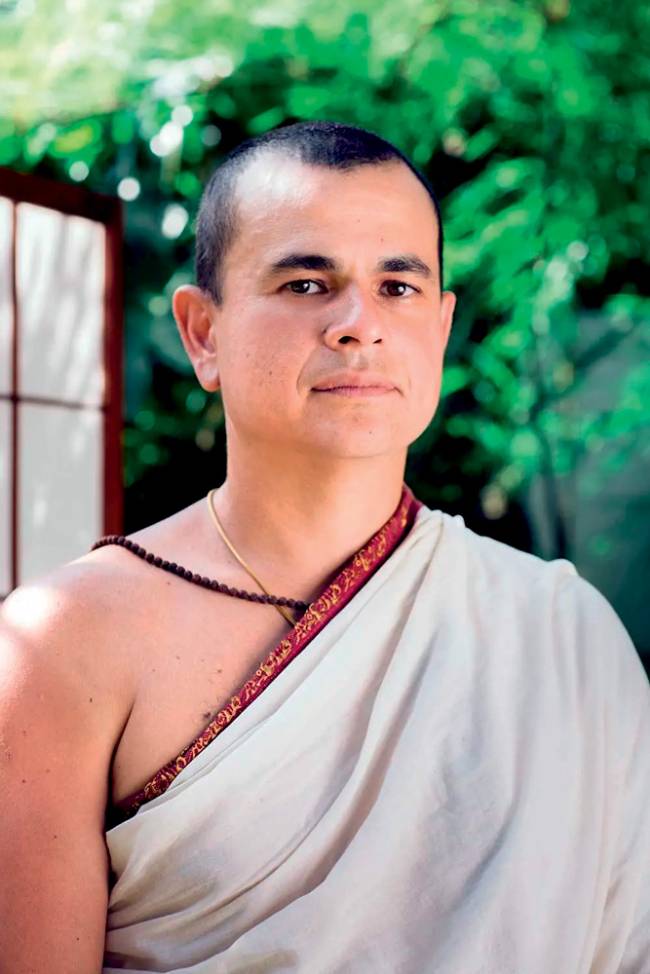 Jonas Masetti Jonas Masetti (@jonasmasetti) ensina vedanta, sânscrito, mantras e outros temas relacionados à tradição védica. Fundador do Vishva Vidya, foi reconhecido embaixador da cultura védica pelo primeiro-ministro da Índia, Narendra Modi