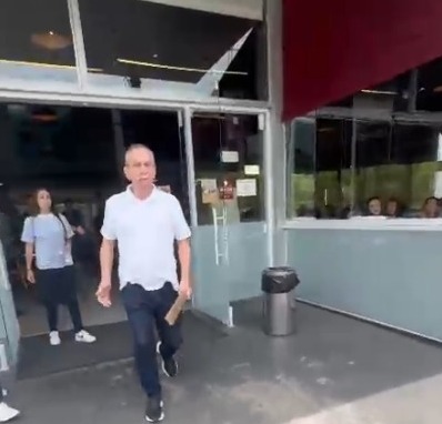 Procon informa que estabelecimento pode proibir uso de notebook