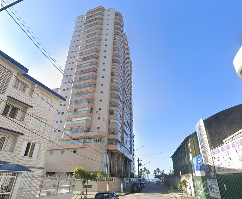 Prédio em Praia Grande permanece interditado após tremores