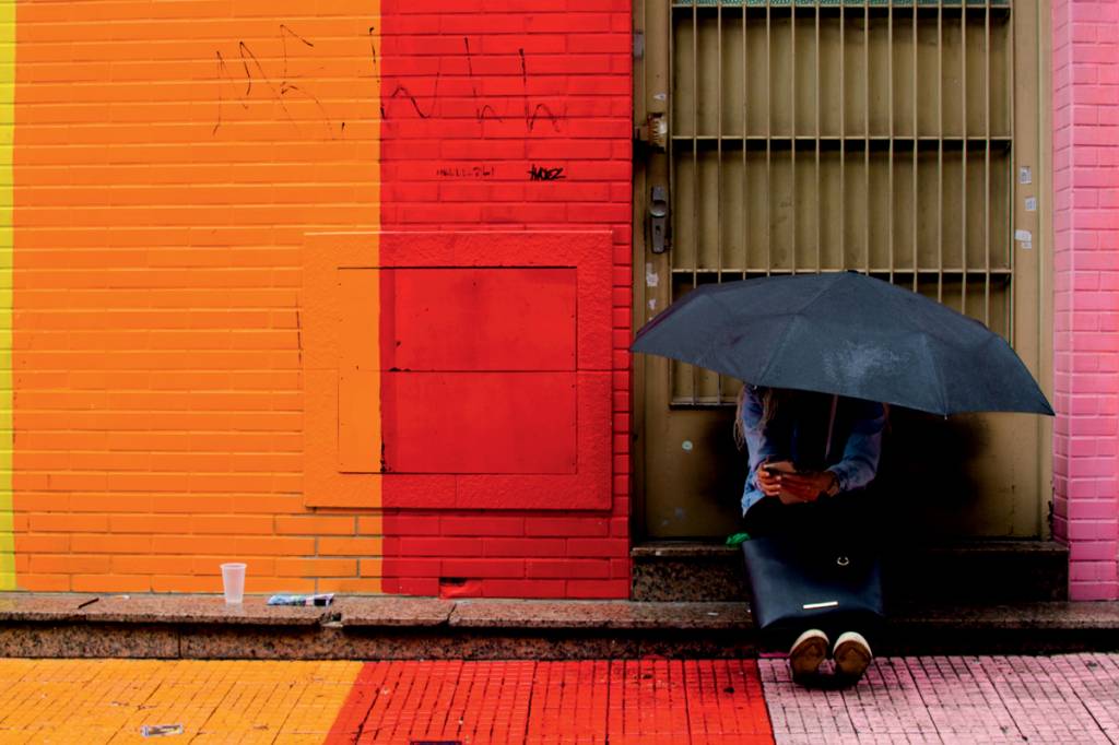 Exposição fotográfica no MIS explora o lado colorido da capital paulista