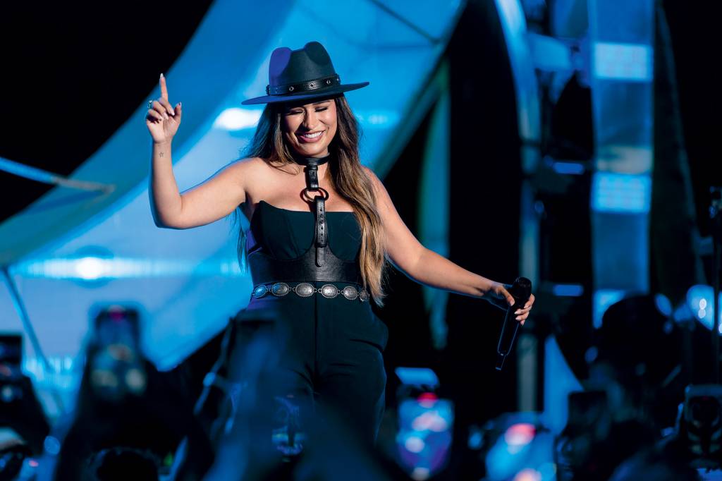 Simone Mendes volta a São Paulo com show da sua turnê solo