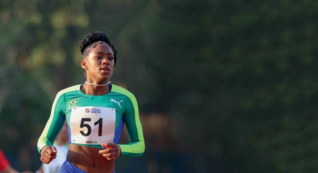 vanessa sena Imagem mostra Vanessa durante prova de atletismo, correndo