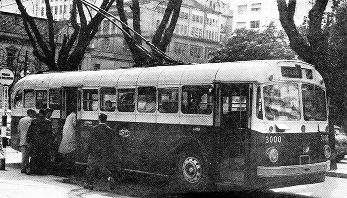 Ameaçado, sistema de trólebus de São Paulo completa 75 anos