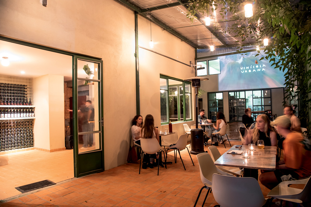 Por dentro da Vinícola Urbana, que produz vinhos em uma casa de Pinheiros