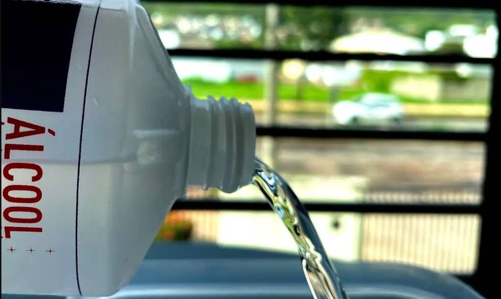 Anvisa proibe venda de álcool líquido a partir do dia 29