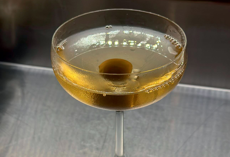 KuroMoon ganha carta de drinques com ingredientes asiáticos