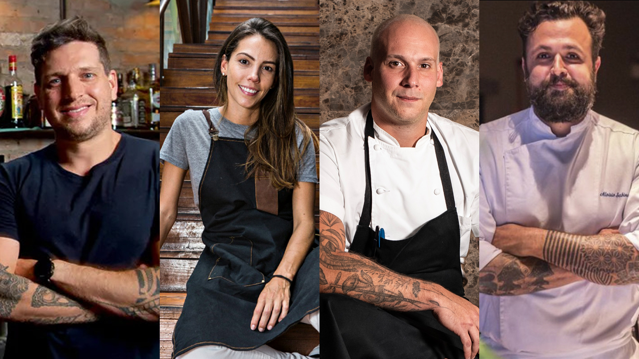 Quatro fotos retangulares de chefs de cozinha unidas. À esquerda, homem branco de camisa azul marinho e braços cruzados, ao aldo mulher sentada em banco de madeira de avental, ao lado homem branco de dólmã e avental e à direita, homem de dólmã de braços cruzados.
