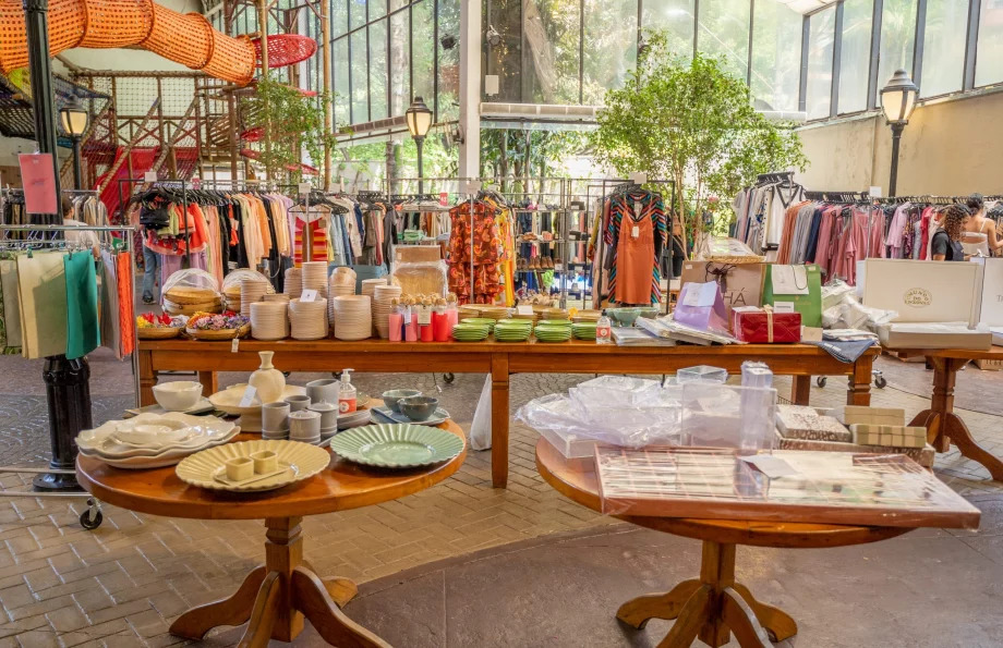 TUCCA realiza bazar com looks doados por influenciadoras