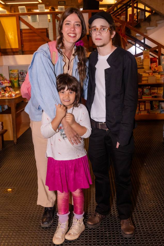 A apresentadora Roberta Martinelli e sua filha A apresentadora Roberta Martinelli e sua filha