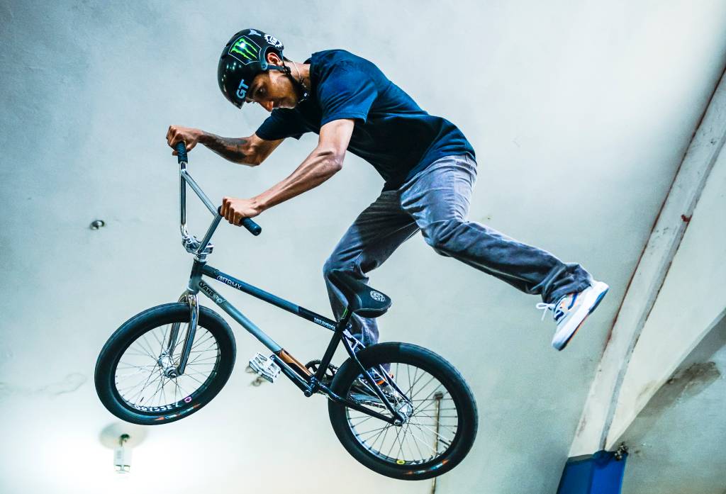 Bala Loka: quem é o paulista que vai à final do ciclismo em Paris