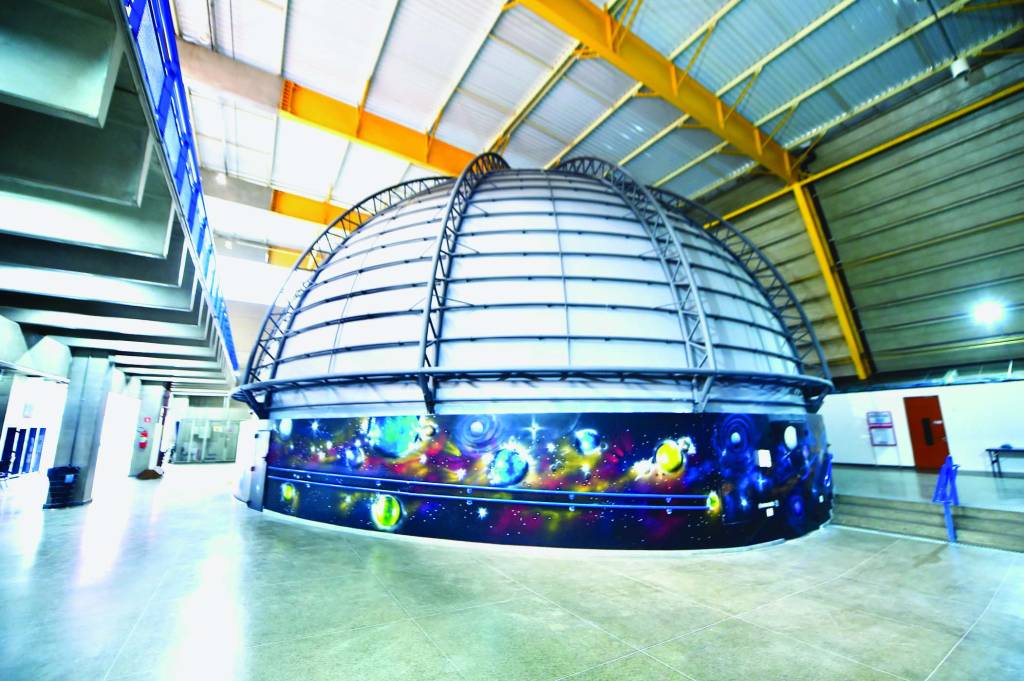 Parelheiros ganha planetário com projetores super tecnológicos