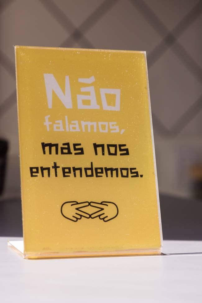 il Sordo Placa com texto