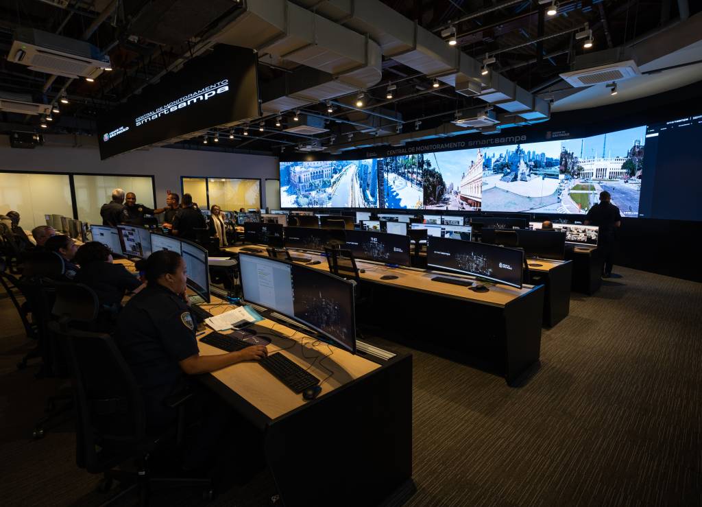 Como funciona central de câmeras que prendeu 159 pessoas em flagrante