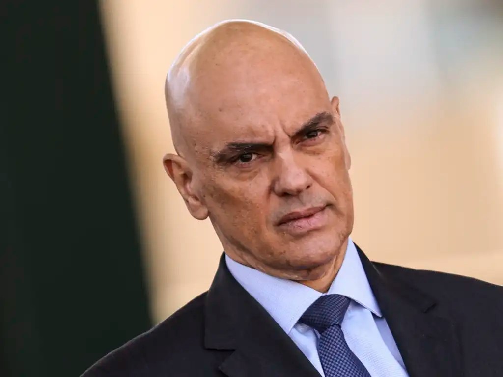 X sai do ar no Brasil após decisão do ministro Alexandre de Moraes