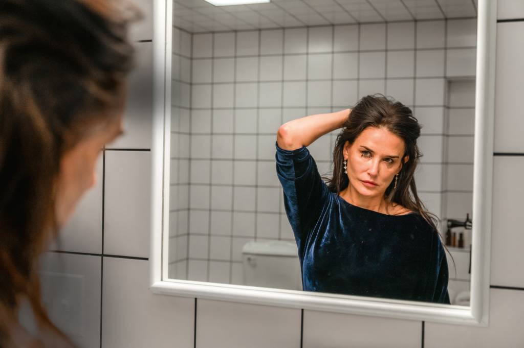 ‘A Substância’ é um daqueles filmes que vamos falar por bastante tempo