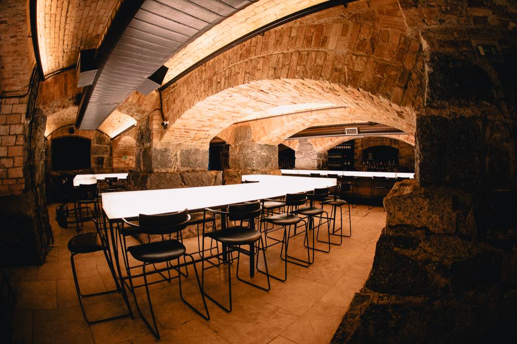 Halloween: Bar dos Arcos terá labirinto, caveiras e cartomante