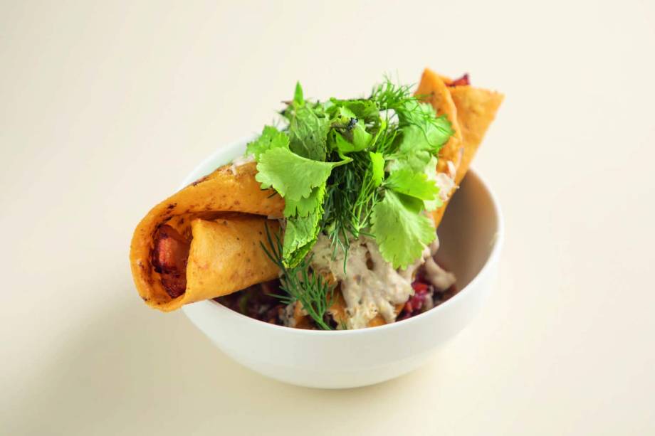 Flauta de batata e cebola: opção do Los Dos Cantina Flauta de batata e cebola: opção do Los Dos Cantina