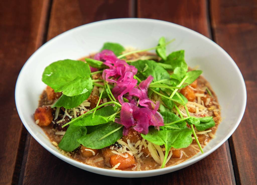 Ocupa Cozinha e Bar é misto de lanchonete e restaurante expresso