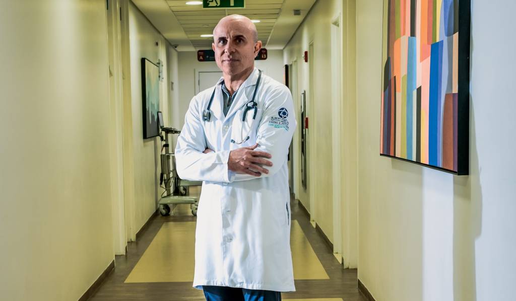 “Outubro rosa deveria ser no ano todo”, afirma oncologista Fernando Maluf