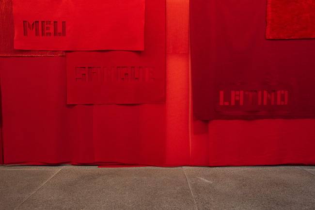 Galeria Raquel Arnaud abre mostra inspirada na canção 'Sangue Latino'