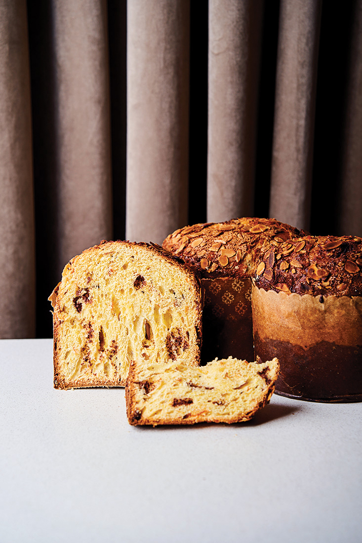 9 lugar – Le Jazz Boulangerie_Créditos_ Laís Acsa(4) Panetone cortado em cima de mesa cinza