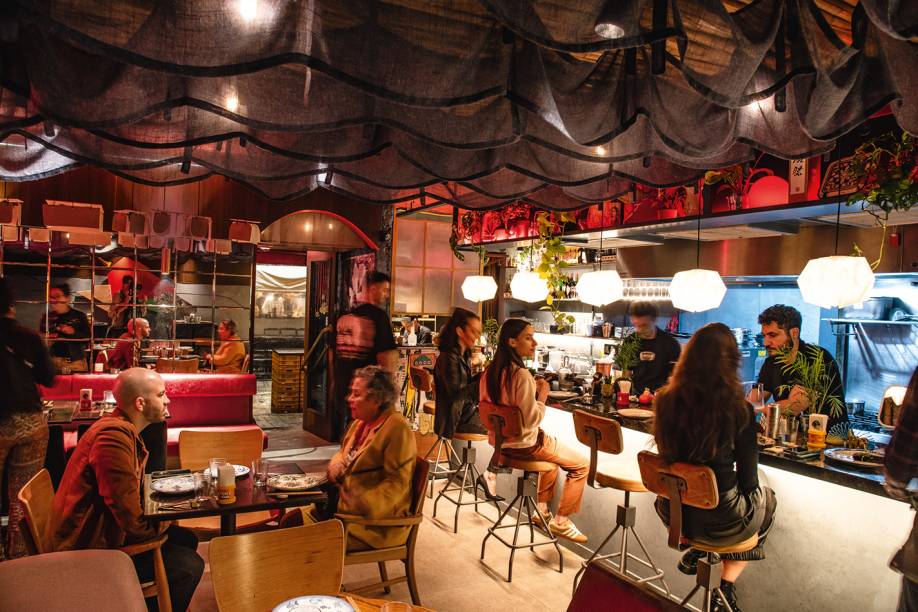 Barkatu: pequeno bar com petiscos de fusão