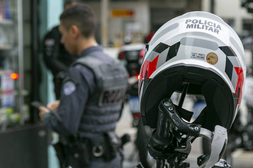 Dois PMs são presos sob suspeita de estuprar jovem de 20 anos em Diadema