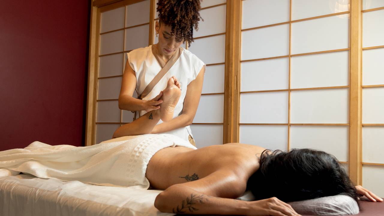 sessão-de-massagem-relaxante-no-buddha-spa