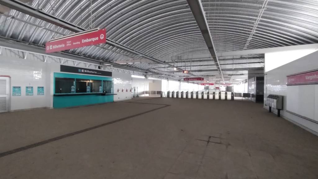 Estação Varginha, no extremo sul de SP, é inaugurada com atraso e inacabada