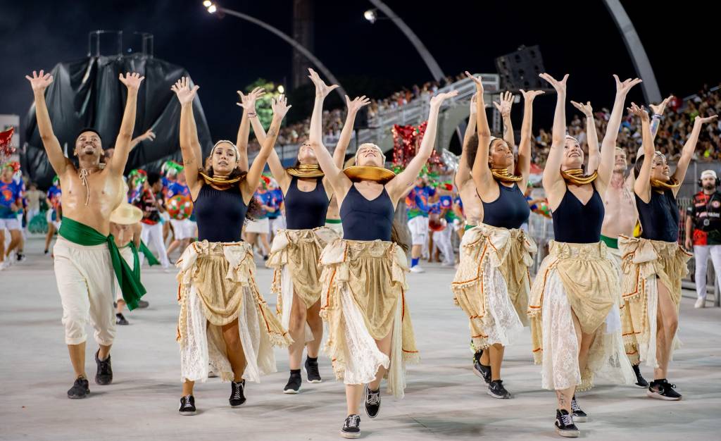 Sambódromo do Anhembi terá desfiles neste sábado (22)