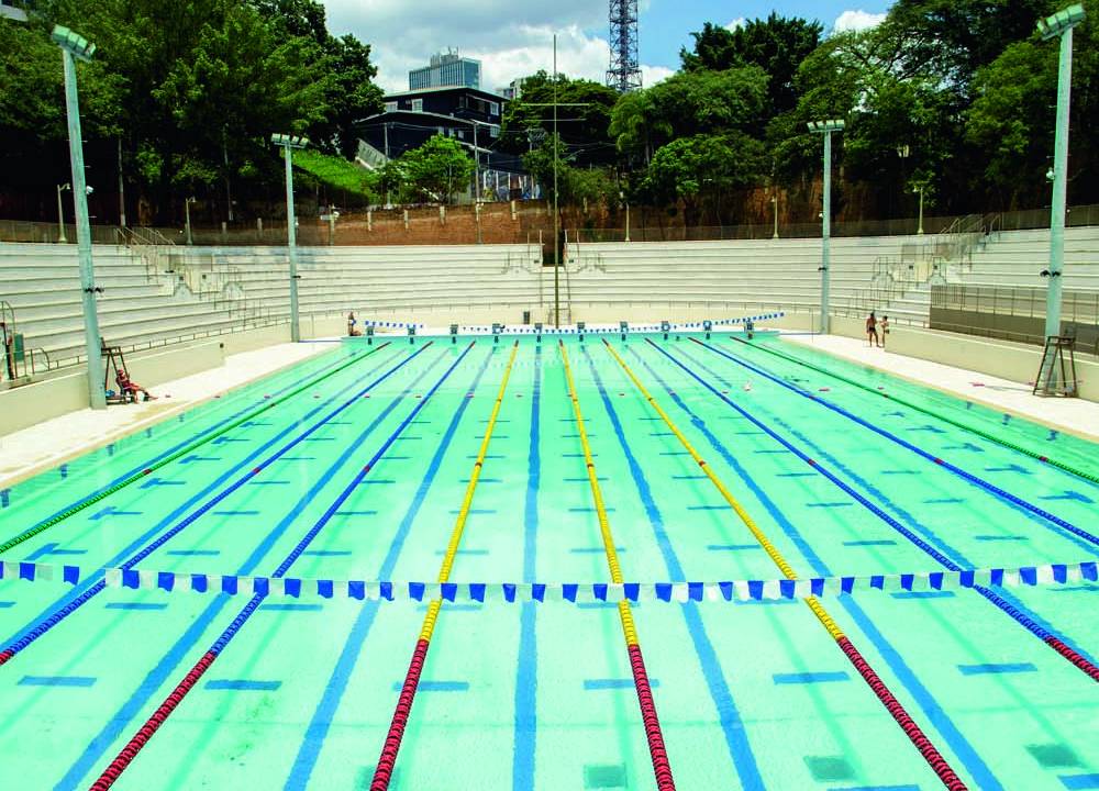 Piscina reformada: acesso mediante reserva