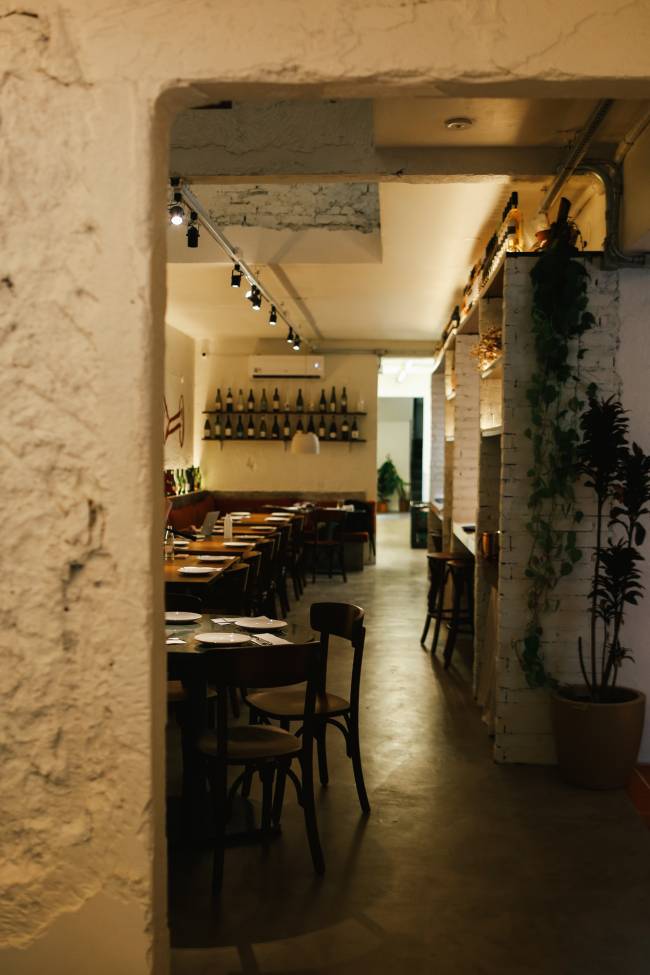 Caco tem cozinha de osteria e ambiente simples