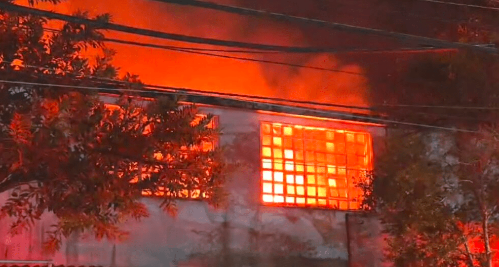 Incêndio atinge fábrica de isolantes térmicos em São Paulo