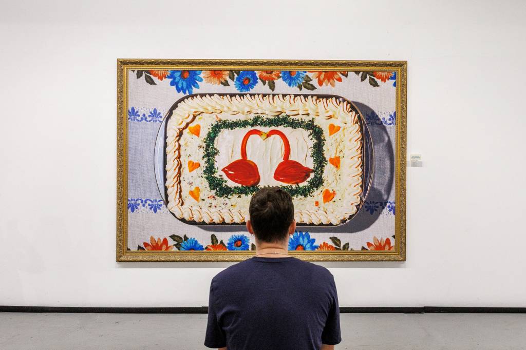 Artistas dos almoços de domingo são celebrados na exposição A Verdadeira Arte