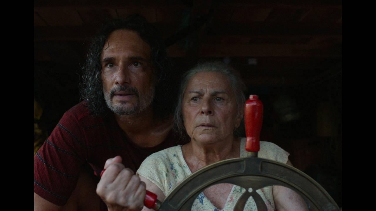 Rodrigo Santoro e Denise Weinberg em 'O Último Azul'