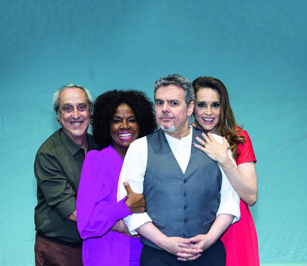 Cássio Gabus Mendes volta aos palcos depois de 30 anos