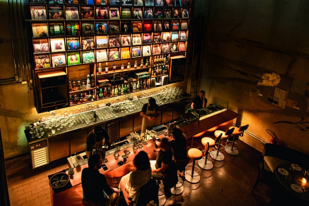 Tres Monos, considerado o melhor bar da América do Sul, invade o Kotchi