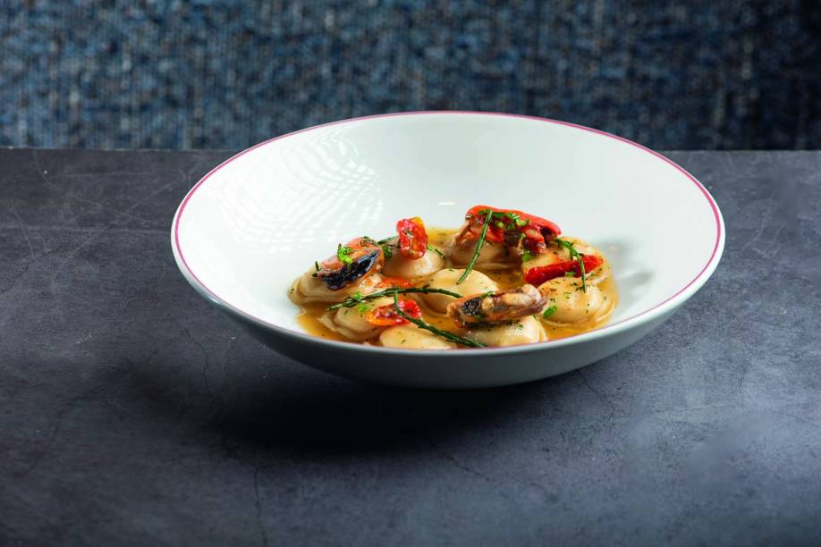 Marena Cucina: bottoni ceci e cozze, com recheio de pasta de grão-de-bico Marena Cucina: bottoni ceci e cozze, com recheio de pasta de grão-de-bico