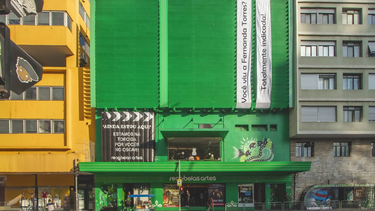 Fachada festiva do Reag Belas Artes
