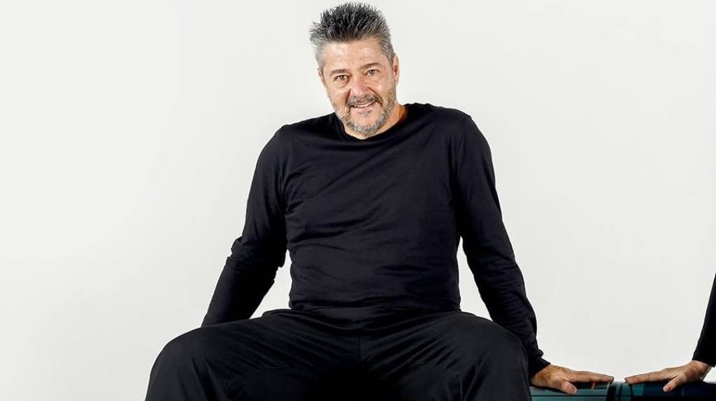 Estúdio Fahrer lança móveis feitos de tubos