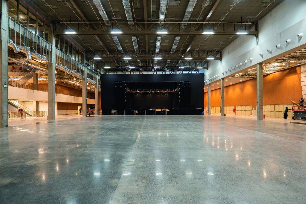 Estádio do Pacaembu Centro de convenções subterrâneo: até 8 500 pessoas