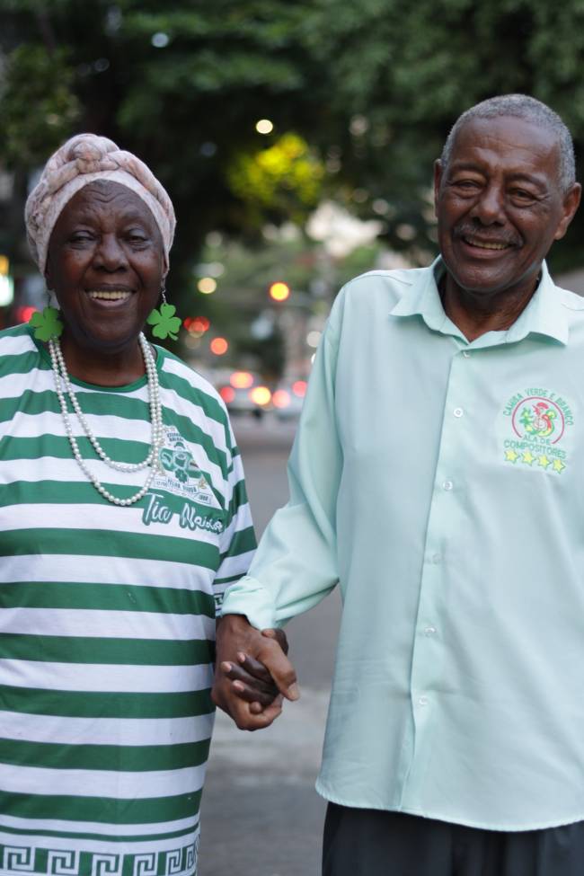 unnamed (1) (1) tia-neide-e-zelao-camisa-verde-e-branco