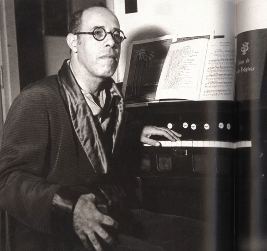 Cemitério da Consolação tem visita guiada a túmulo de Mário de Andrade