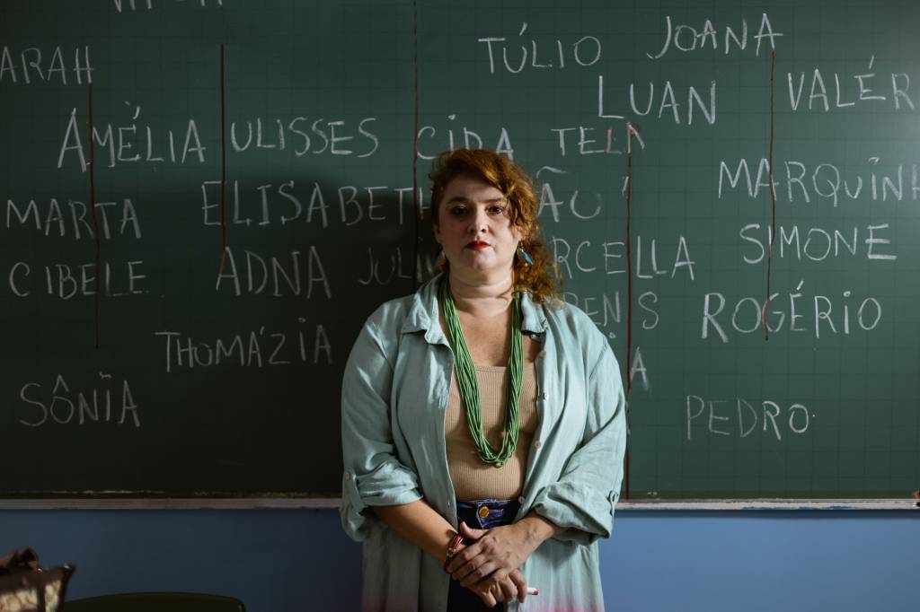 Angela Ribeiro estrela solo sobre violência escolar no Sesc Ipiranga