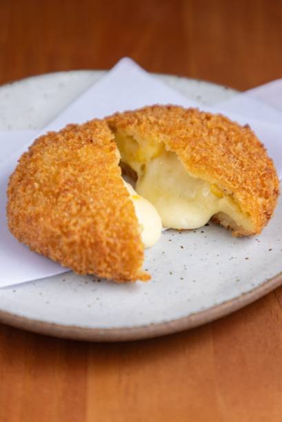 Aizomê Café: korokke de milho e queijo Aizomê Café: korokke de milho e queijo