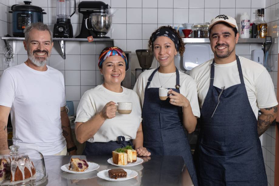 Malu Café: os sócios Márcio e Luciana, ao lado dos membros da equipe Aline e Lucas Malu Café: os sócios Márcio e Luciana, ao lado dos membros da equipe Aline e Lucas