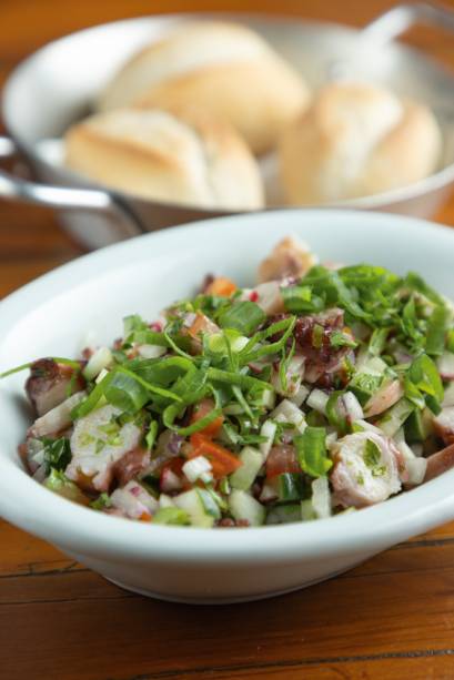 Vinagrete de polvo picadinho com tomate e pepino Vinagrete de polvo picadinho com tomate e pepino